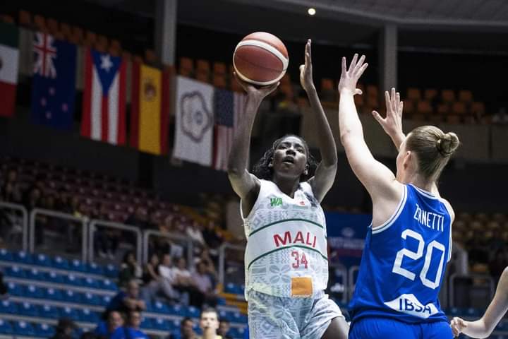 Coupe du Monde de basketball U-17 filles : Une entrée en lice réussie suivie d’un lourd revers pour le Mali. 